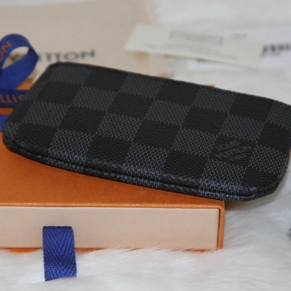 NWT LOUIS VUITTON Pochette Cles Key Pouch Black and Gray Damier Graphite